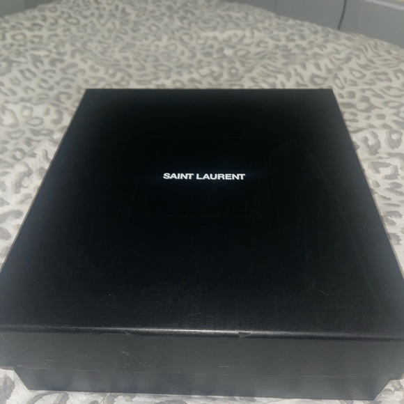 Saint Laurent Glossy Black Heels - Picture 4 of 8